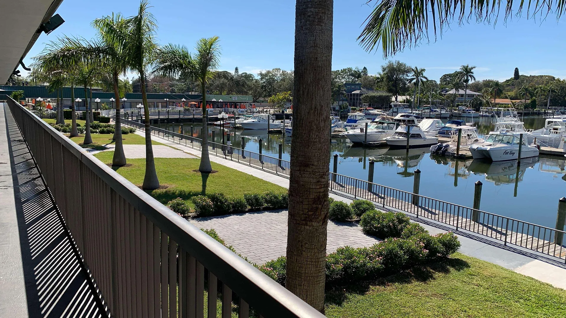 Ramada By Wyndham Sarasota Waterfront Otel 2*,