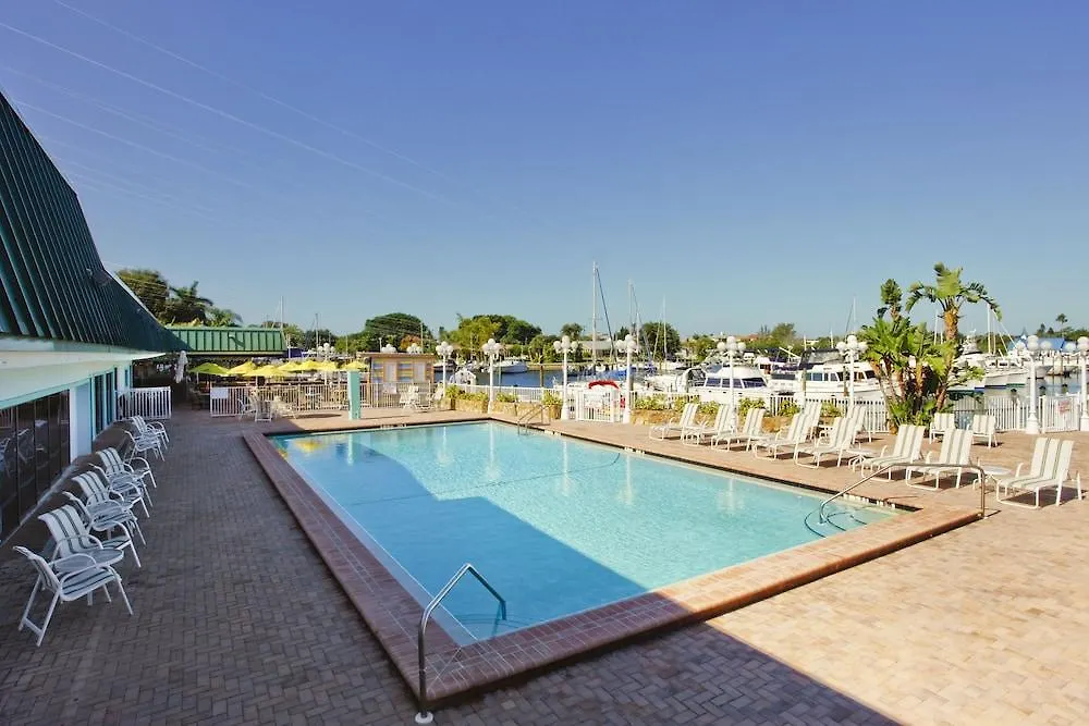 Ramada By Wyndham Sarasota Waterfront Otel