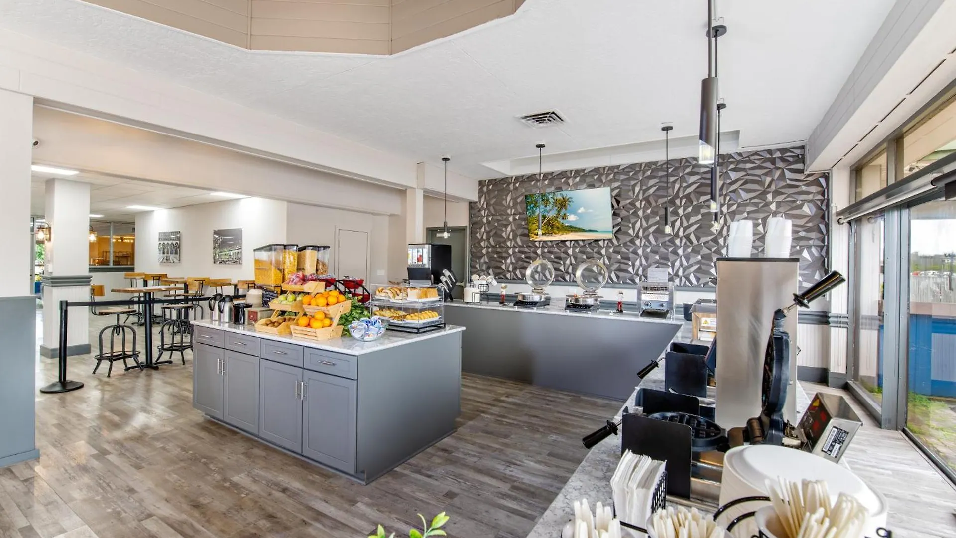 Ramada By Wyndham Sarasota Waterfront Otel