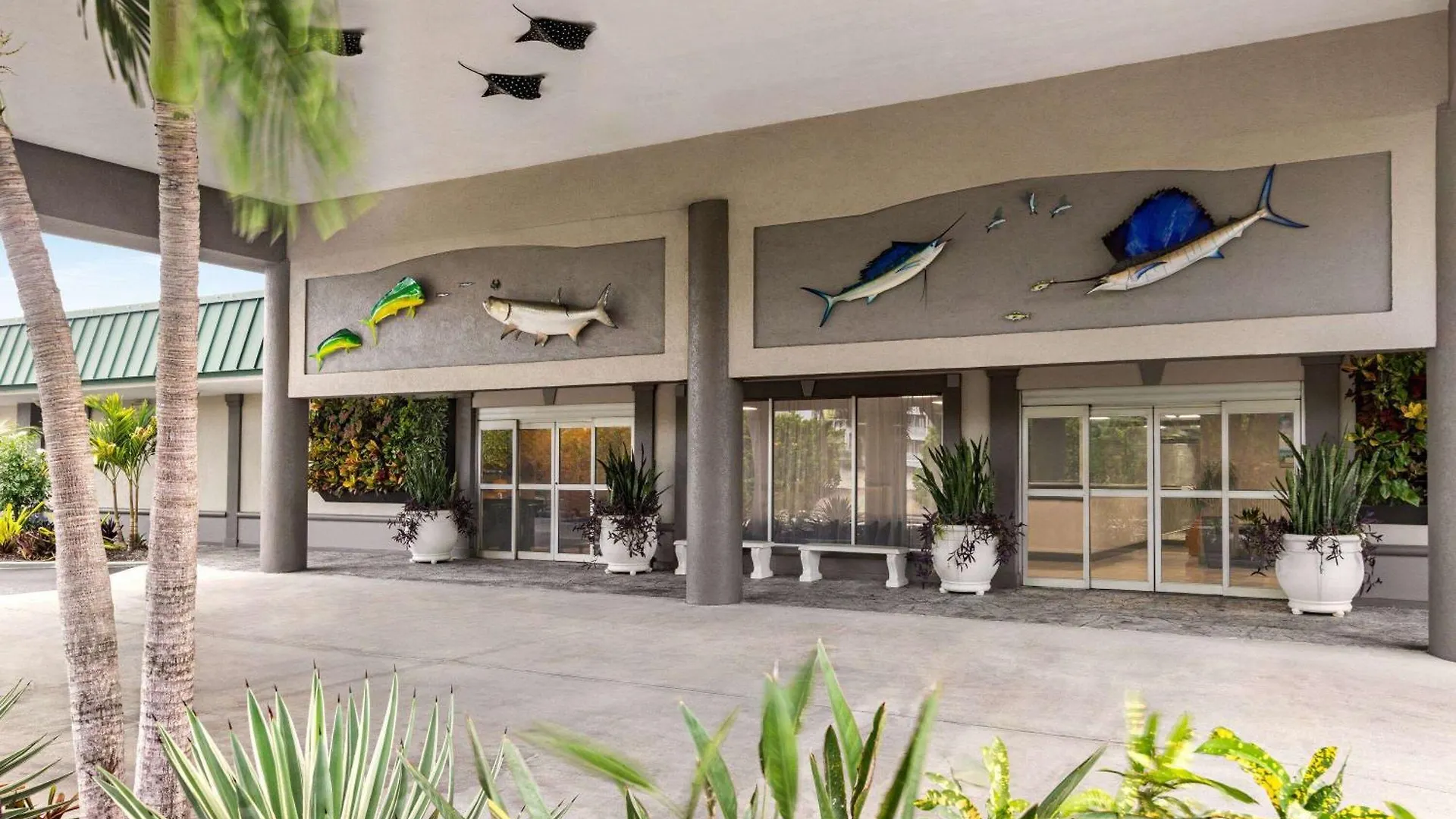 Ramada By Wyndham Sarasota Waterfront Otel