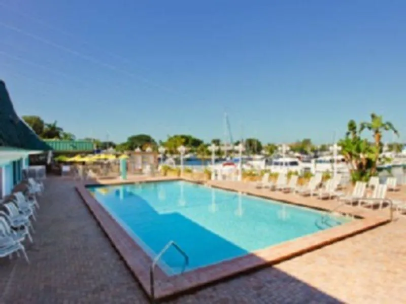 Ramada By Wyndham Sarasota Waterfront Otel