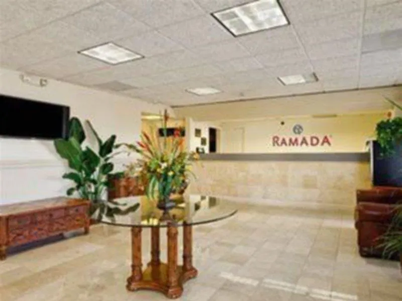 Ramada By Wyndham Sarasota Waterfront Otel