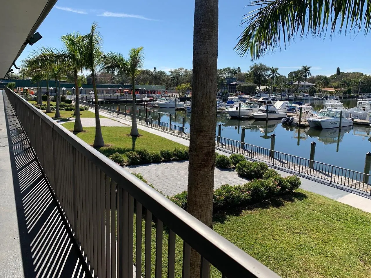 Ramada By Wyndham Sarasota Waterfront Otel